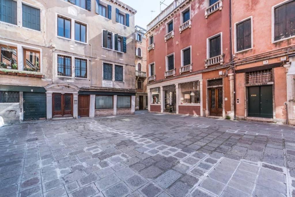 Rialto Apartment With Canal Grande View Венеция Экстерьер фото