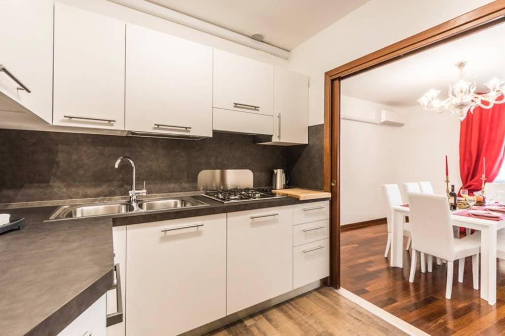 Rialto Apartment With Canal Grande View Венеция Экстерьер фото