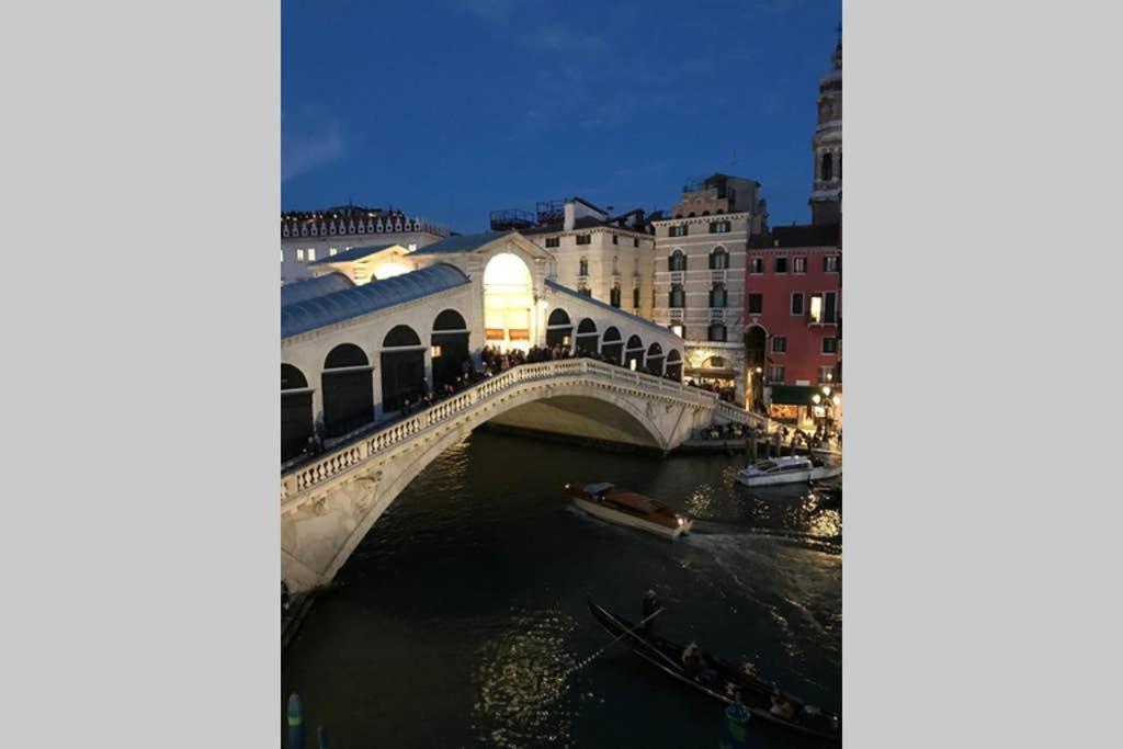 Rialto Apartment With Canal Grande View Венеция Экстерьер фото