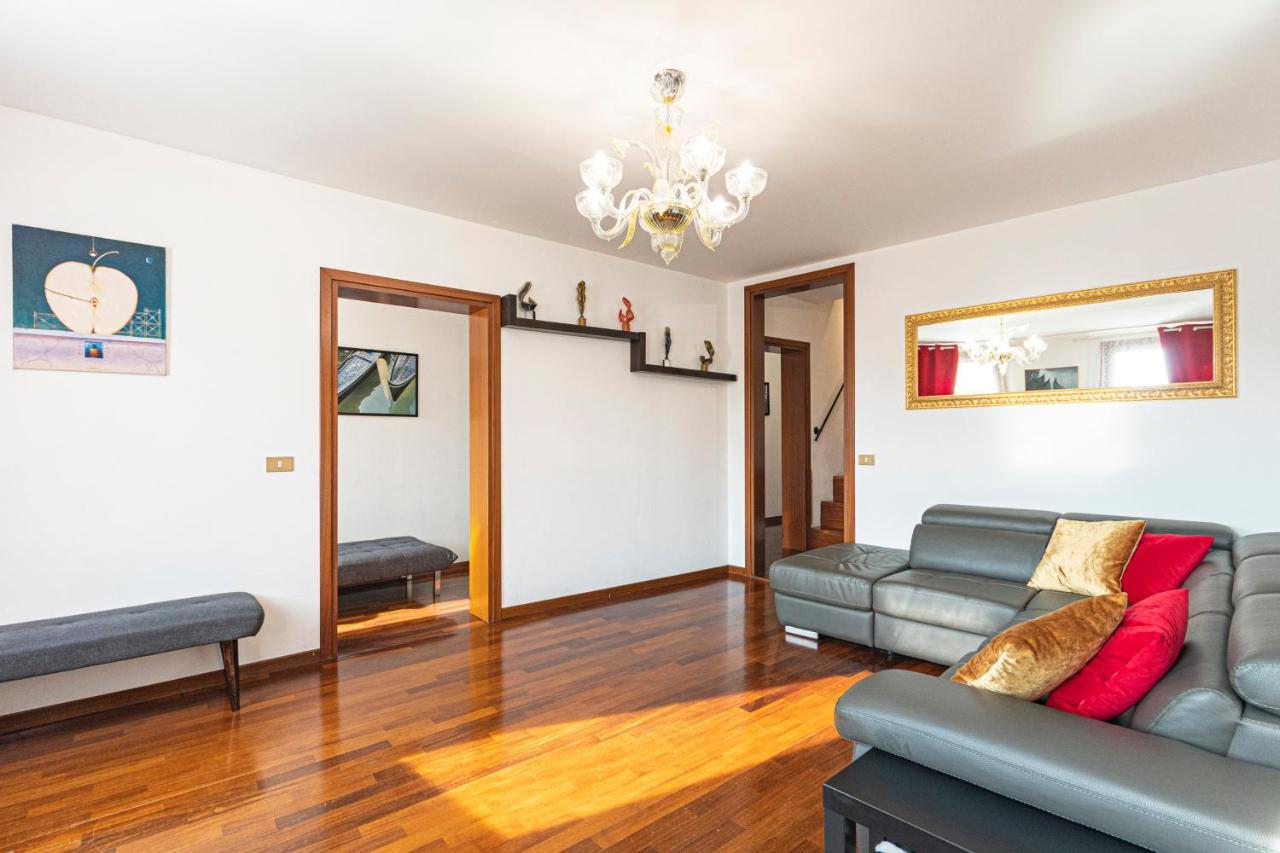 Rialto Apartment With Canal Grande View Венеция Экстерьер фото
