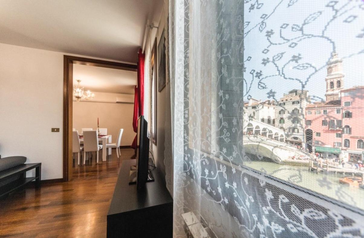 Rialto Apartment With Canal Grande View Венеция Экстерьер фото